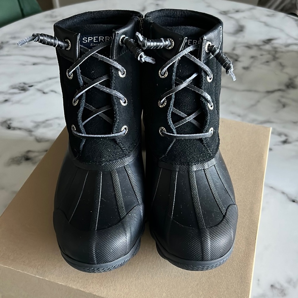 Sperry Syren Gulf Boot Black- fits like 5.5